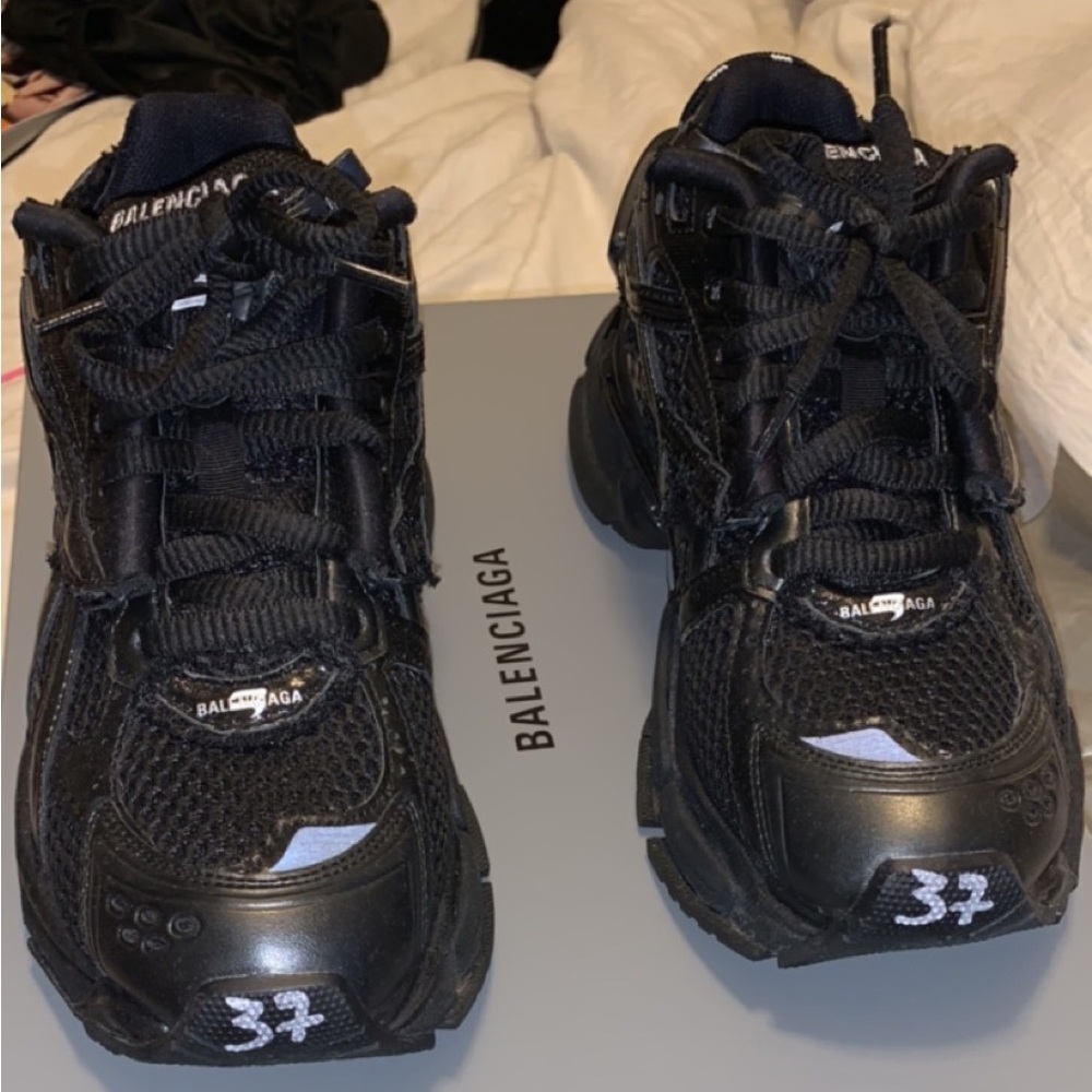 WOMEN'S RUNNER SNEAKER IN BLACK 37 - Picture 8 of 8